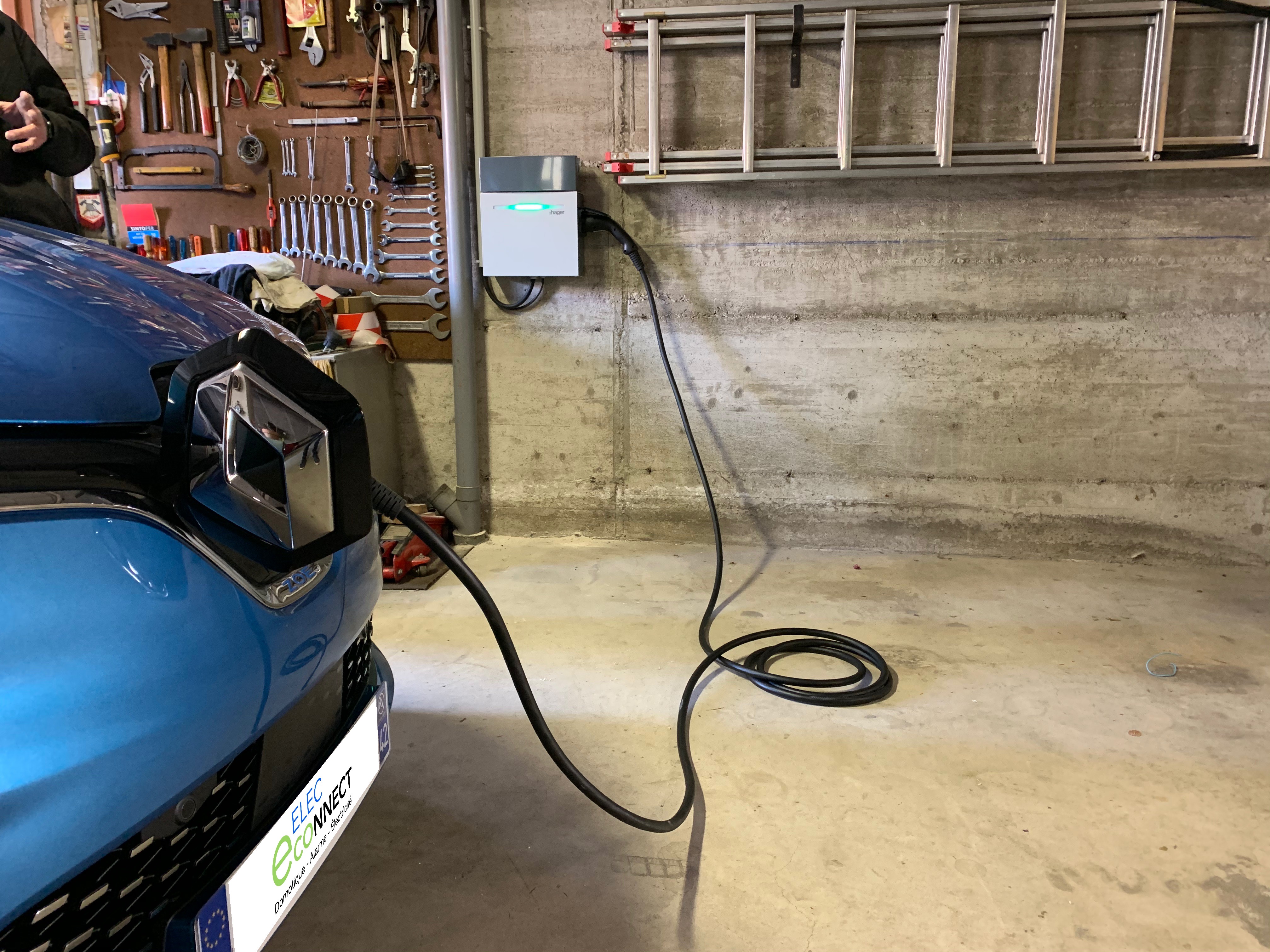 Borne de recharge véhicule électrique