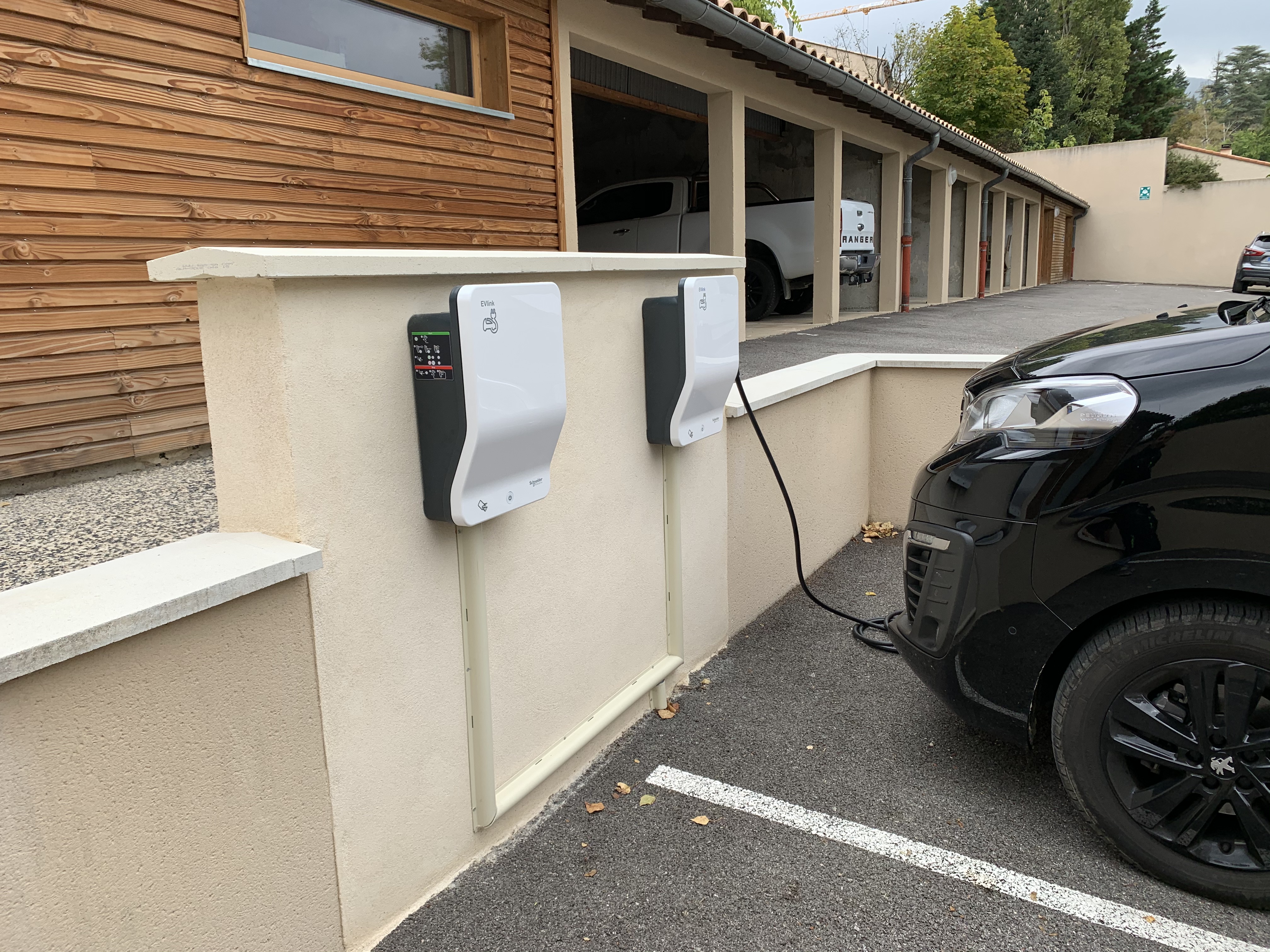 Borne de recharge véhicule électrique